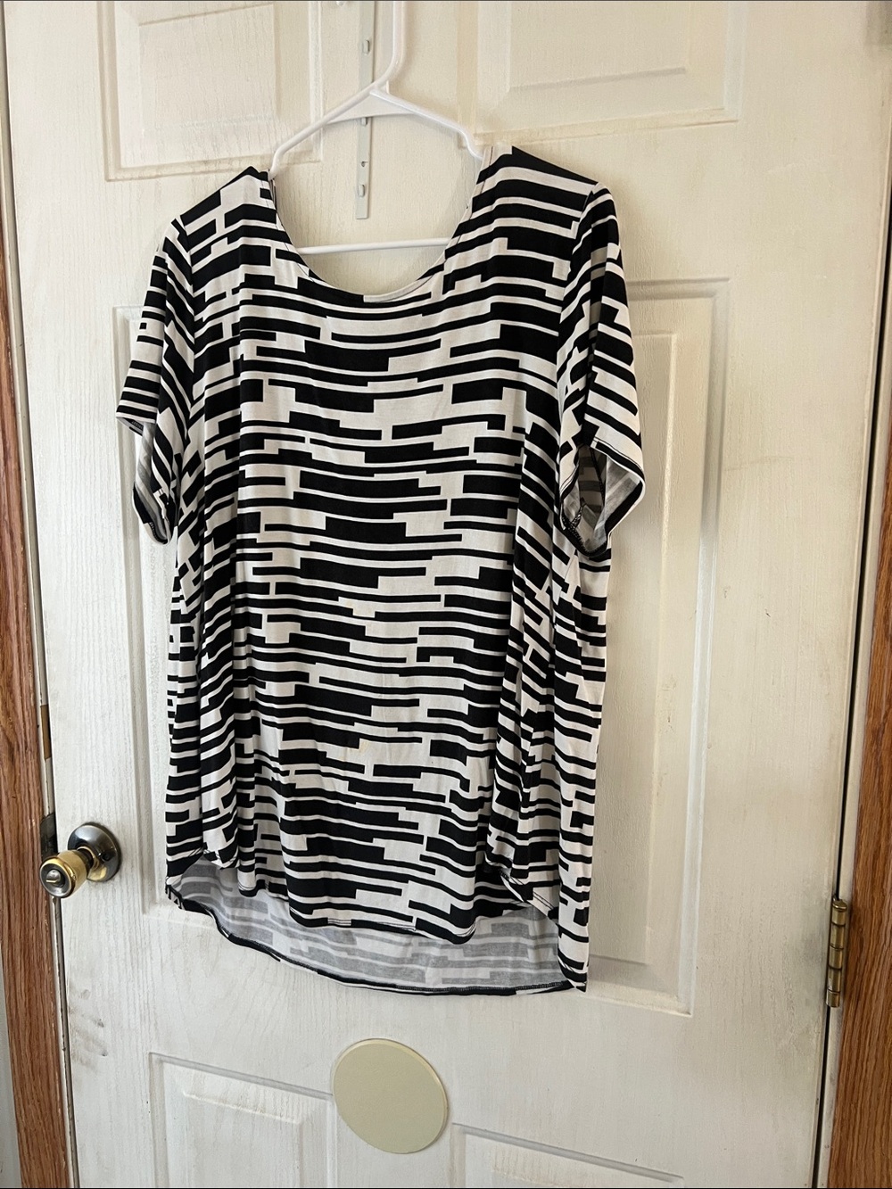 Alfani Black & White Short Sleeve Graphic Stripe Top